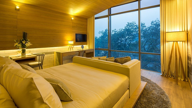 Phòng ngủ khách sạn Fusion Suites Sài Gòn