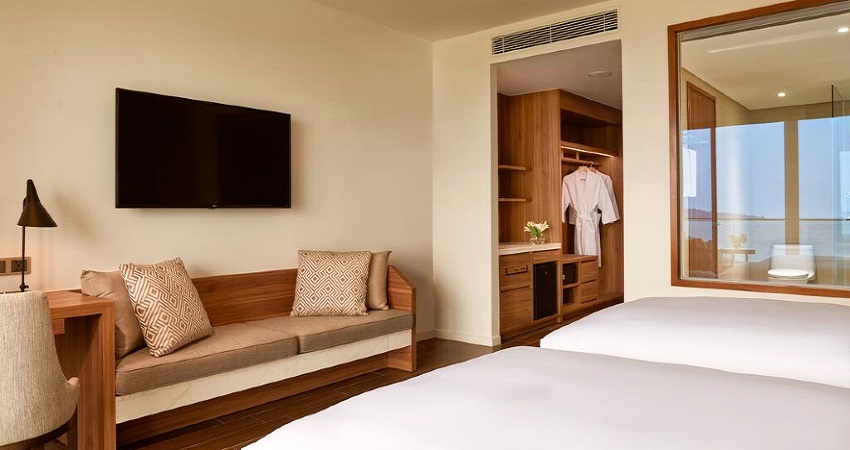 Phòng ngủ Movenpick Resort Waverly Phú Quốc
