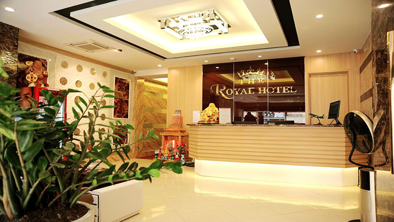 Khách sạn The Royal Nghi Tàm