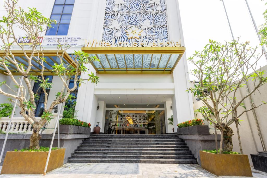 Khách sạn White Lotus Huế