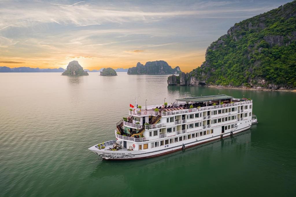 Hương Hải Sealife Cruise Quảng Ninh