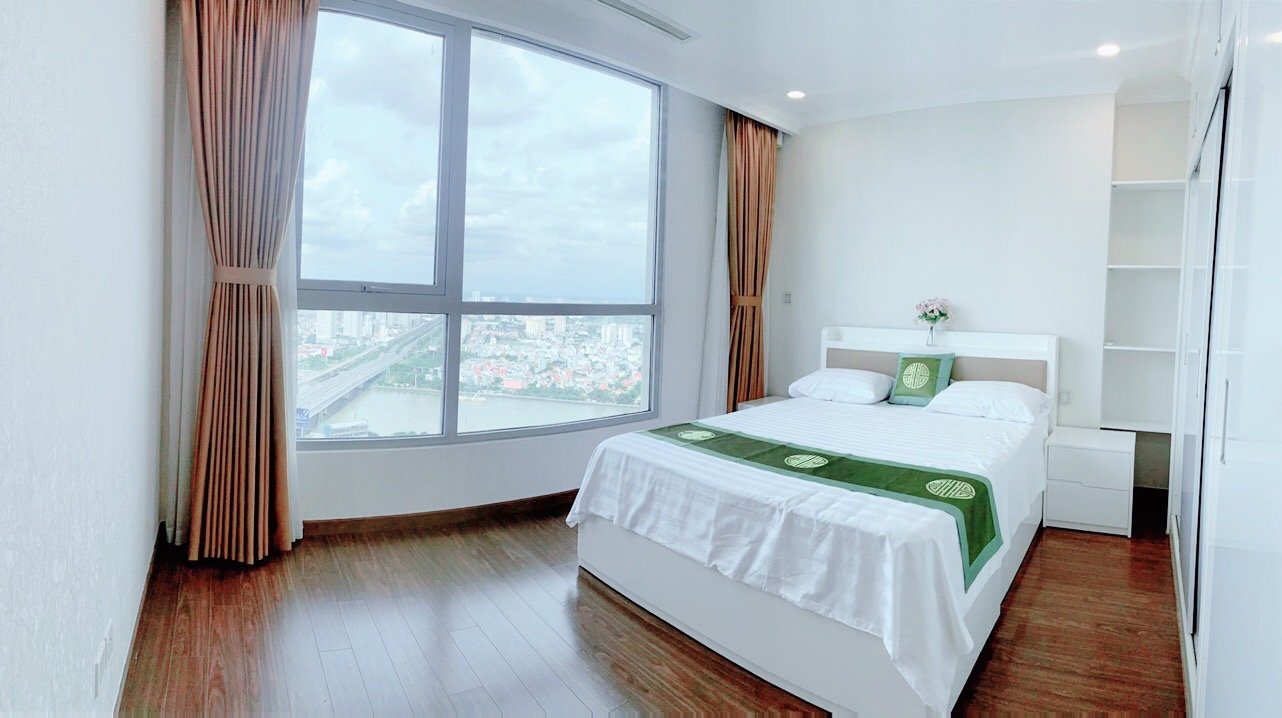 Phòng Deluxe King bed - Có cửa sổ city view