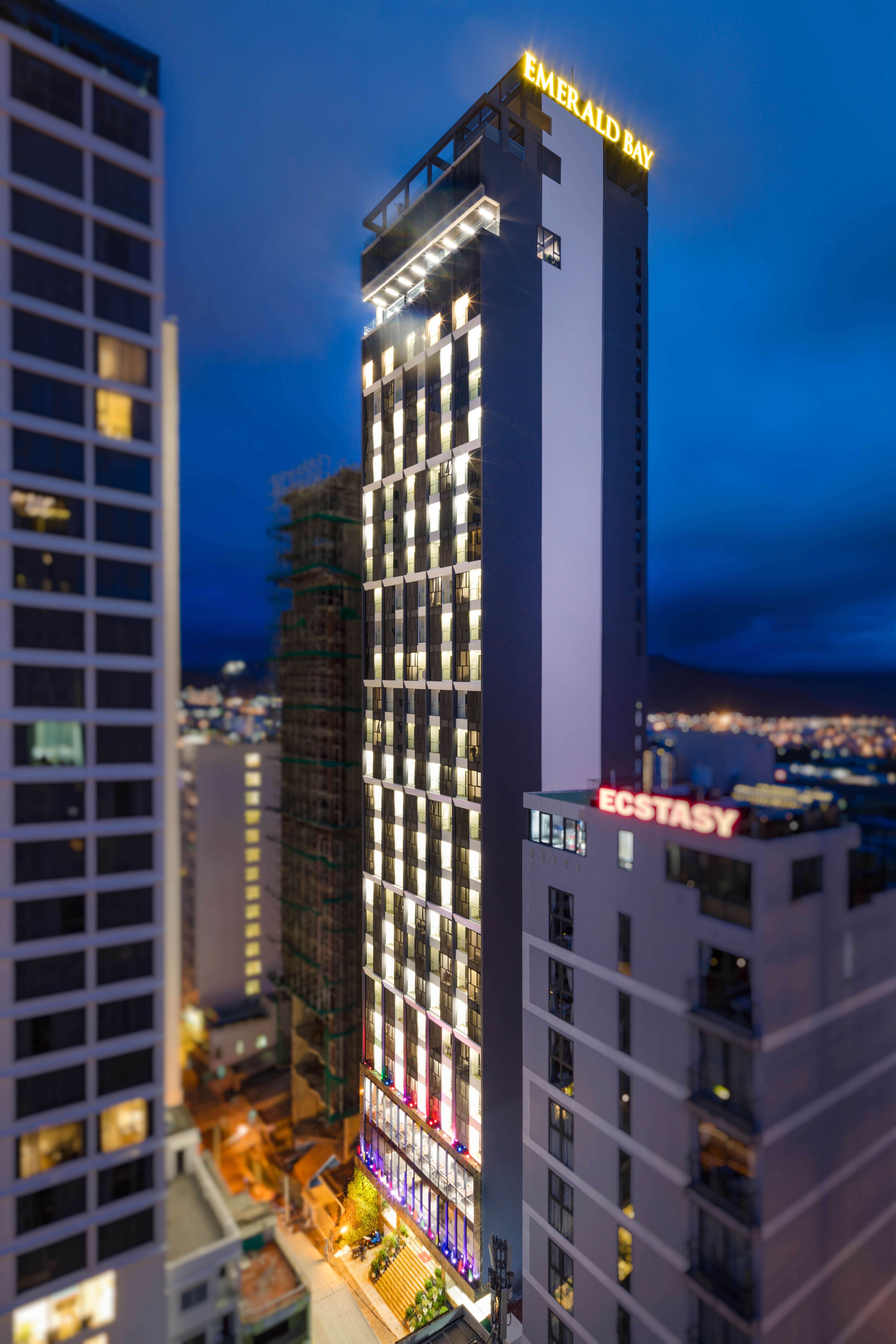 Hình ảnh khách sạn EMERALD BAY HOTEL & SPA 
